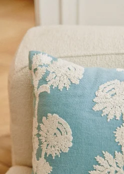 Sezane Coussin Brodé -  Grand Modèle- Les Tissus