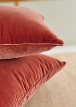 Sezane Coussin Velours Édition -  Grand Modèle- Les Tissus
