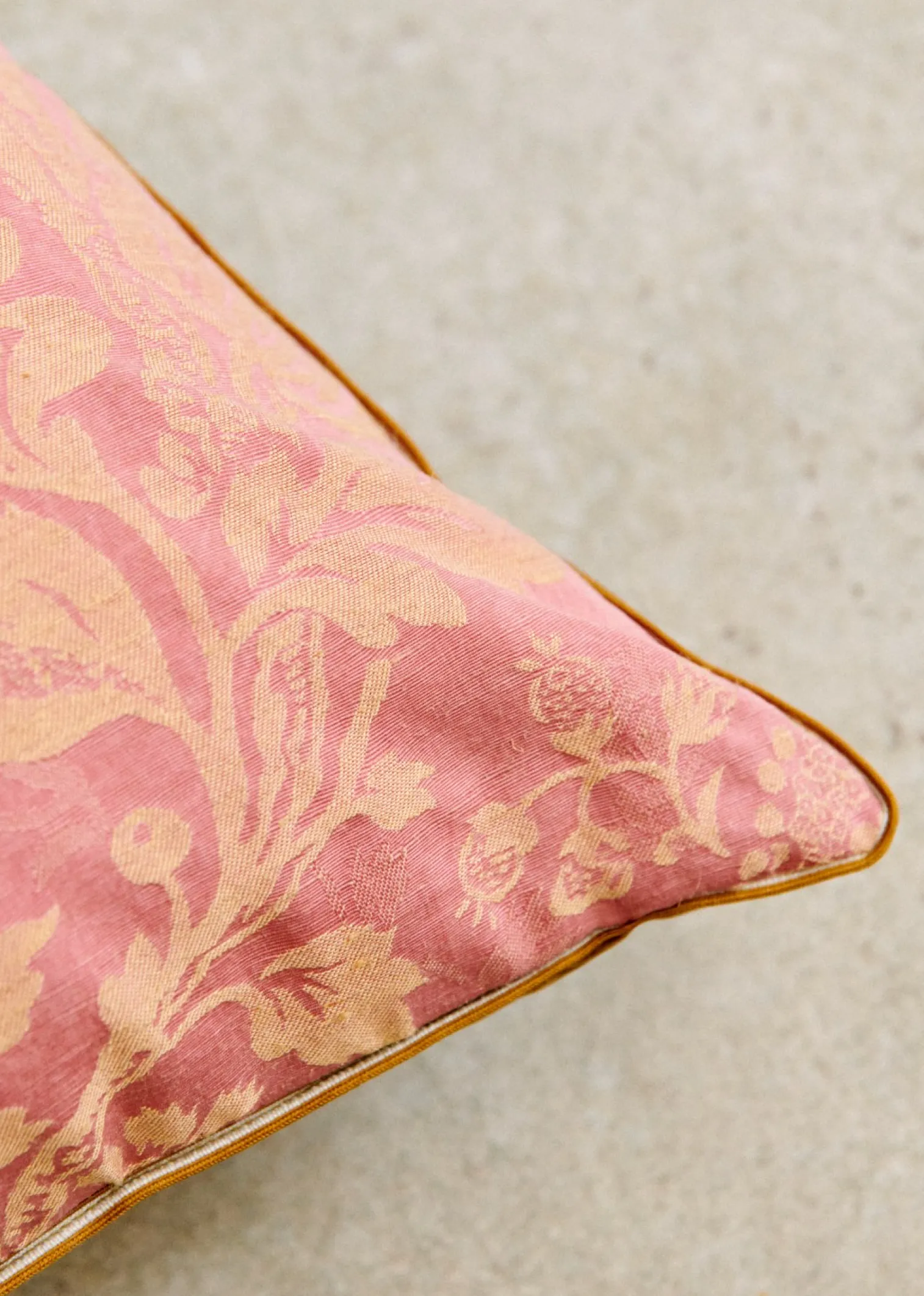 Sezane Coussin Vintage - Très Grand Modèle- La Sélection Vintage|Les Tissus