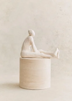 Sezane Sculpture Guénolée Courcoux - Femme Jambes Allongées Grand Modèle- Les Invités