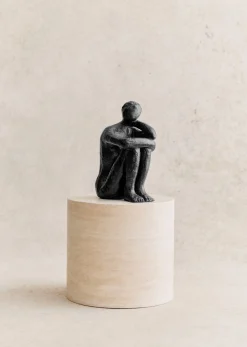 Sezane Sculpture Guénolée Courcoux - Femme Dans Ses Pensées Grand Modèle- Les Invités