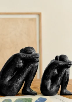 Sezane Sculpture Guénolée Courcoux - Femme Assise Petit Modèle- Les Invités