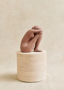 Sezane Sculpture Guénolée Courcoux - Femme Assise Petit Modèle- Les Invités