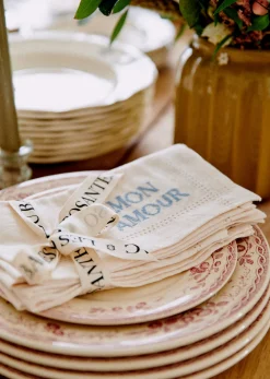 Sezane Set De 4 Serviettes - Les Mots Brodés- Les Tissus|La Vaisselle